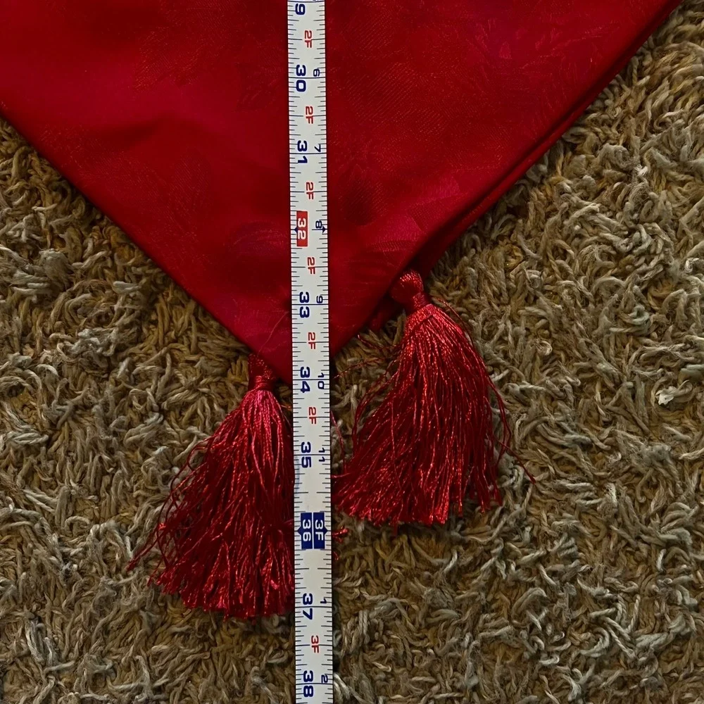 Red Damask Floral Jacquard Table Runner Holiday Decor 66x12.5‎
